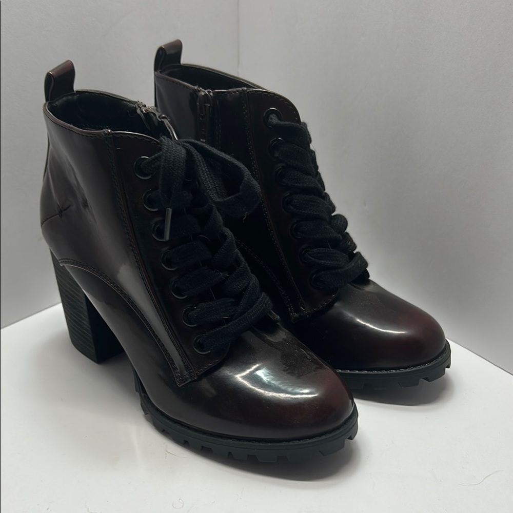Elegant Brown Lace-Up Ankle Boots